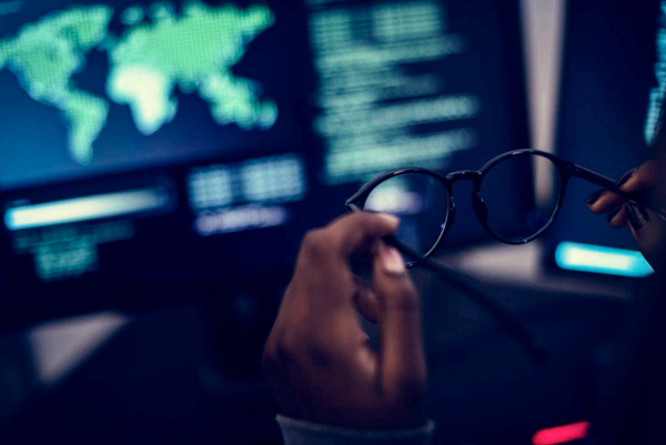 千元眼鏡成本僅20塊，6億近視人口的“暴利”行業(yè)真相